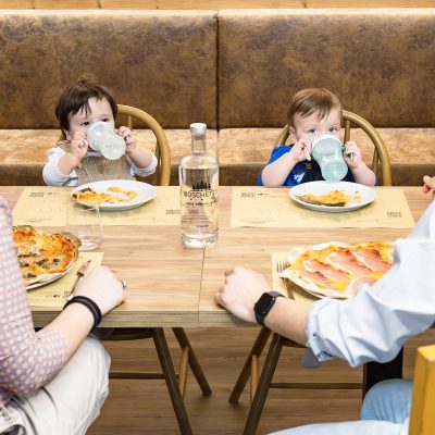 Pizza in famiglia all'Albergo Ristorante Boschetto - Druogno, Valle Vigezzo (VB) - ph. Susy Mezzanotte